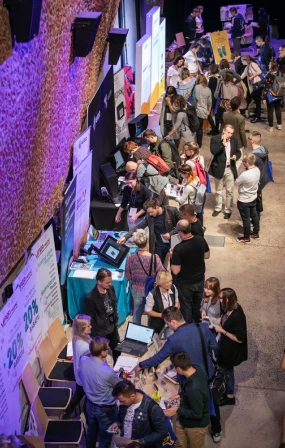 Stoiska wystawców podczas GrafConf 2019