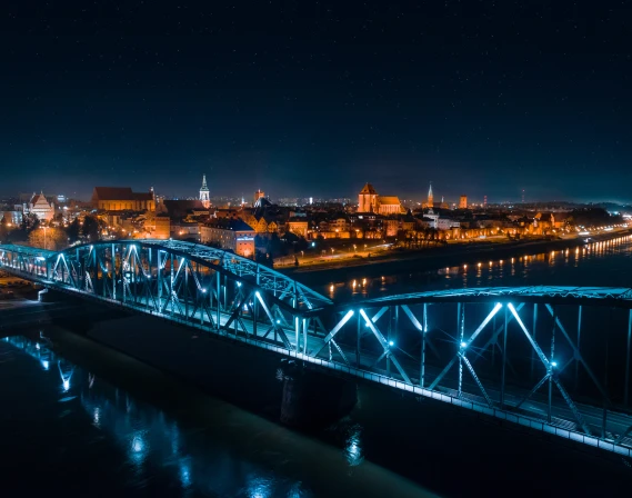 Nocny widok na toruńskie Stare Miasto